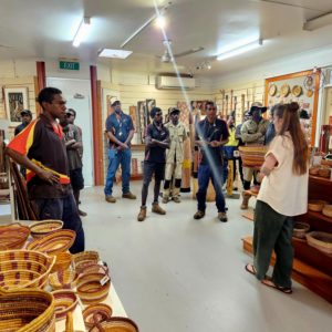 Arnhem Land Tour Painting Injalak Arts Centre